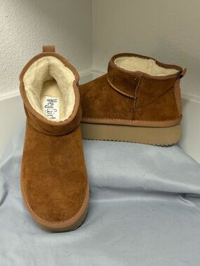 Hey Girl Cozy Suede Shearling Lined Booties - Chestnut size 9